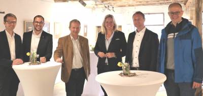 CDU-Landtagsfraktionschefin Ines Claus (3.v.r.) wird beim Lauterbacher CDU-Frühlingsempfang begrüßt durch Landtagsabgeordneten Michael Ruhl, Fraktionsvorsitzenden Felix Wohlfahrt, Stadtverbandsvorsitzenden Uwe Meyer, CDU-Kreisvorsitzenden Dr. Jens Mischak und Bundestagsabgeordneten Michael Brand (von links).