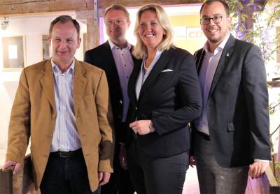 Stadtverbandsvorsitzenden Uwe Meyer, CDU-Kreisvorsitzenden Dr. Jens Mischak, CDU-Landtagsfraktionschefin Ines Claus und Fraktionsvorsitzenden Felix Wohlfahrt (von links)