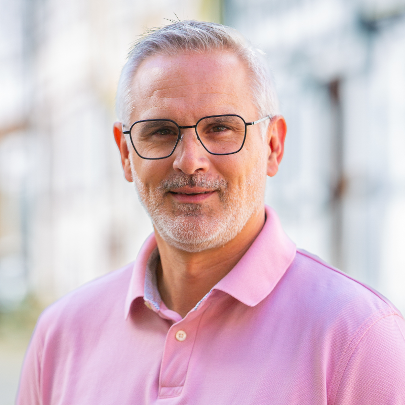 Sven Karney  Sven Karney